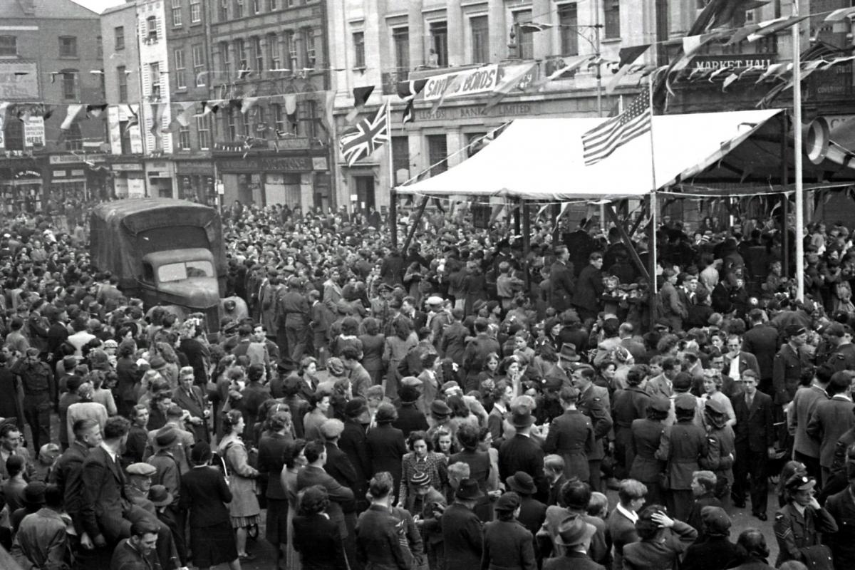 V.E. Holiday in Hereford, 8th-9th May 1945. A large crowd gathered in High Town, Hereford.