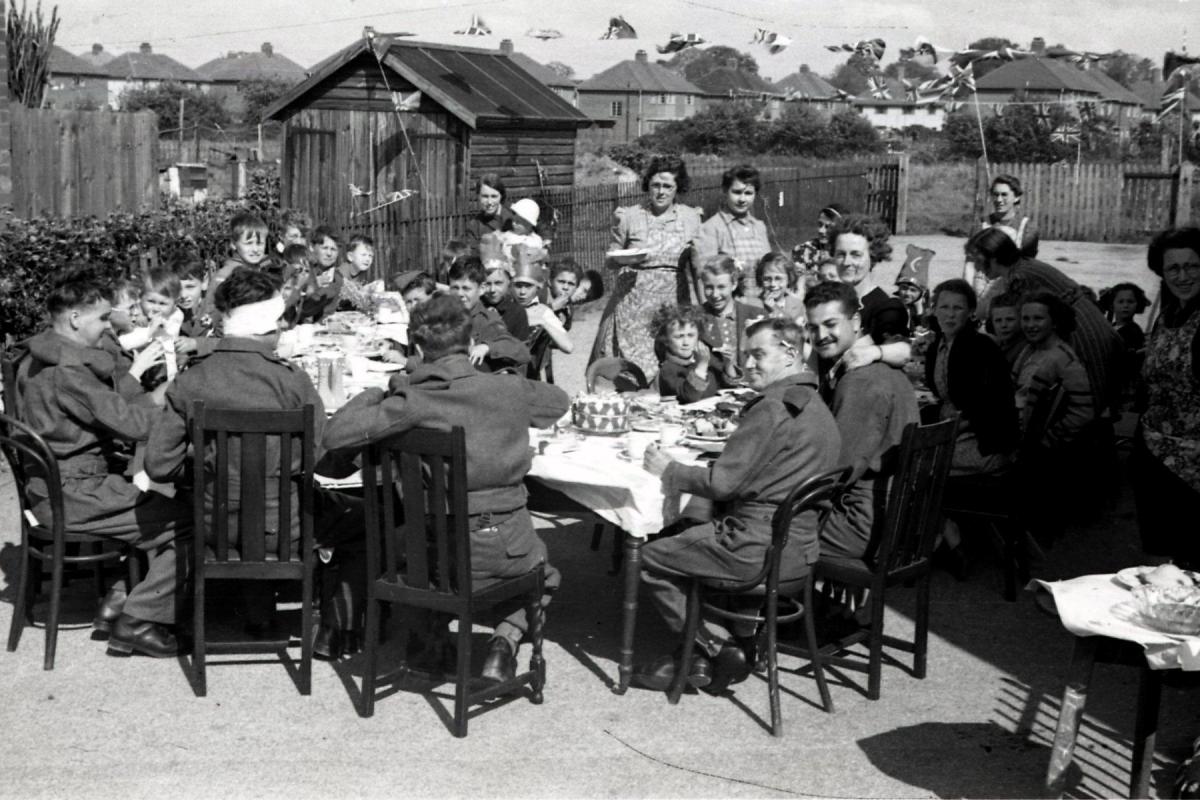 V.E. Holiday in Hereford, 8th-9th May 1945. Chestnut Drive tea party.