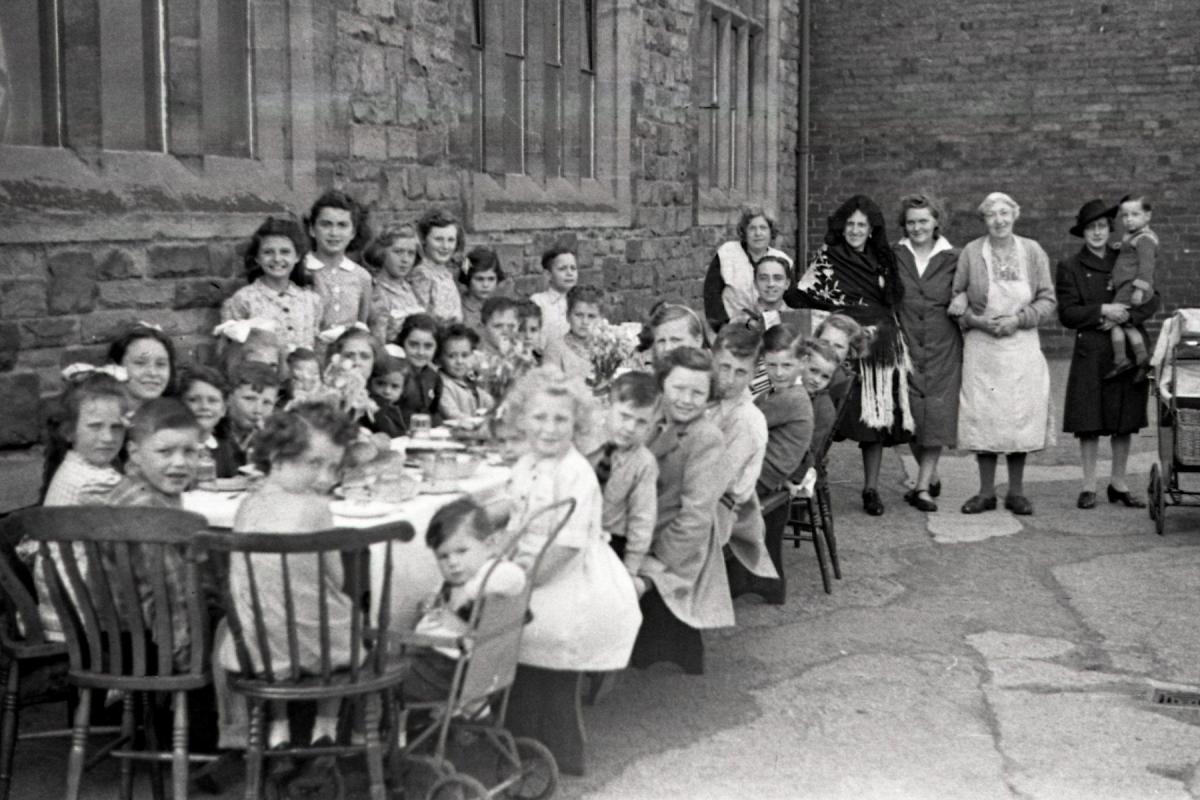 V.E. Holiday in Hereford, 8th-9th May 1945. Widemarsh Street school tea party.