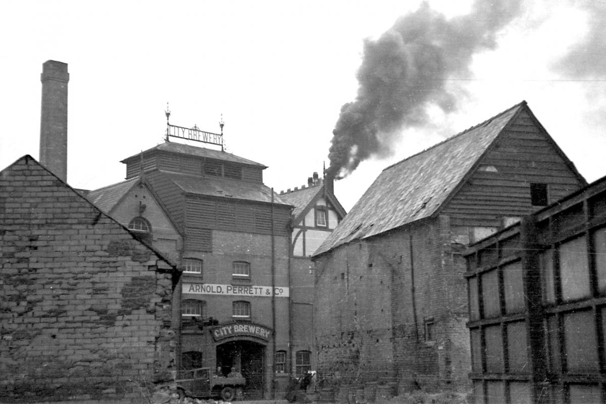 The City Brewery which was located between Bewell Street & Wall Street in Hereford. The picture was taken on V.E. Holiday in May 1945.