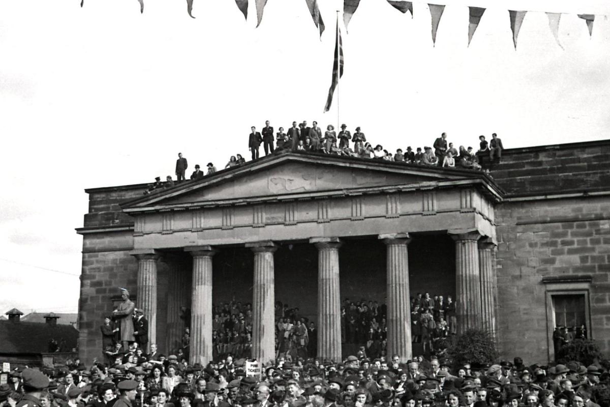 Freedom of Hereford City Parade September 29th 1945 - Crowds of spectators outside the Shire Hall & on the roof.