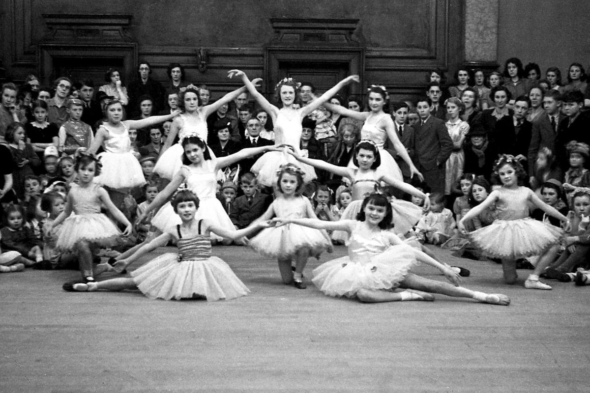 Children's Ball at Hereford Town Hall. January 1st 1945. Ballet dancers posing for a photo.