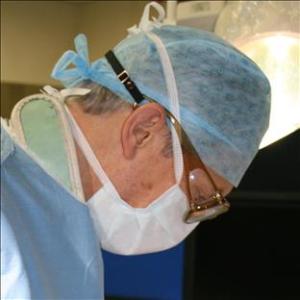 Surgeons to get bonuses for successful operations under pilot scheme