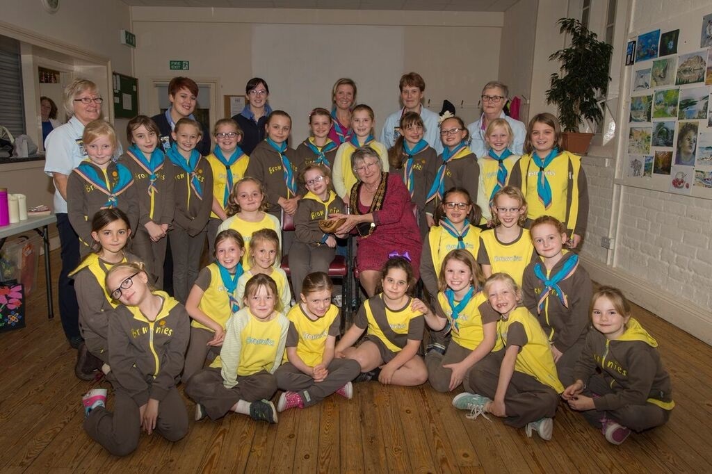 Leominster Brownies collect Verdun acorns - Hereford Times