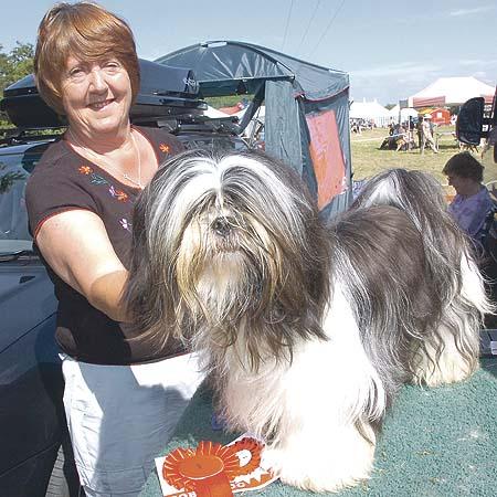 Lorraine Carter with Sadie, a Crufts qualifier from Vowchurch who won the Junior section in the dog show.