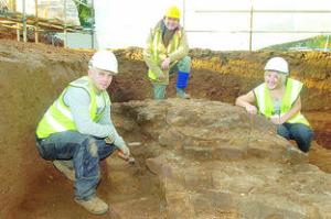 Dr Keith Ray, county archaeologist, with Jim Archer and Michelle Bithell, from Border Archaeology. 084809-3. 