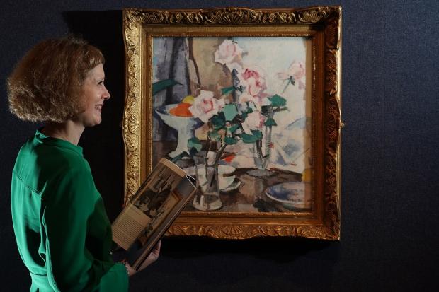 Hereford Times: Art courses are a great gift option for people interested in painting. Picture: PA