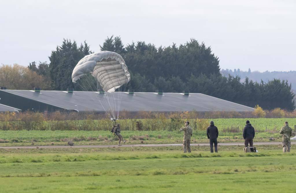 There was a small group on the ground waiting for the parachutists. Picture: Tom Pennington/Hereford Times Camera Club