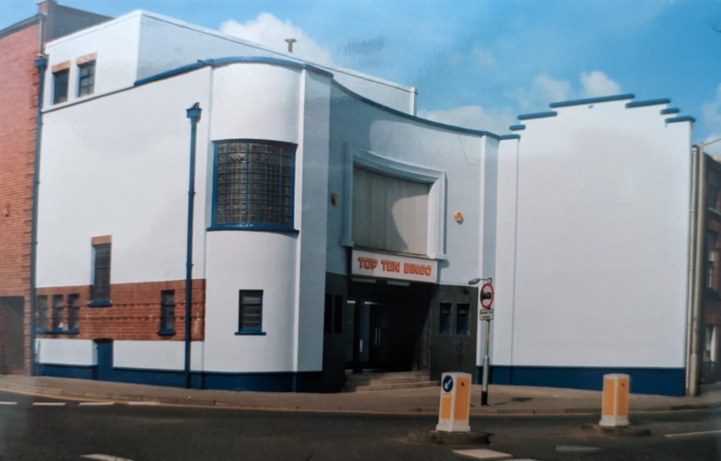 The former Clifton cinema as Top Ten Bingo