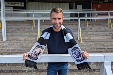 Marksman Andy Williams signs extended Hereford deal