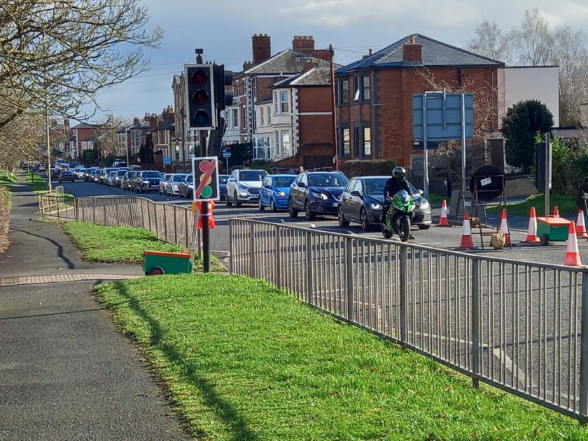 Hereford traffic delays caused by five-way temporary lights | Hereford Times 