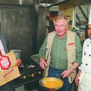 Branch secretary Ronnie Wilks gets a quick curry lesson at John Spice’s restaurant in Hereford from chef Jot Singh and manager Uday Singh Chowdhary.