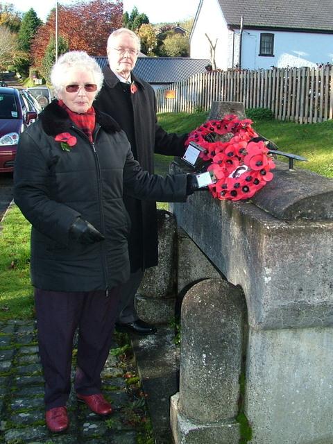 Sylvia Davies and Cllr Paul Robinson laying their wreaths. Picture from Jane Bywater.