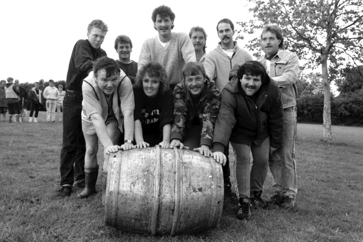 Telethon Beer Barrel Rolling, Whitehouse Pub, Hereford.
30-05-1988.      58055-6
