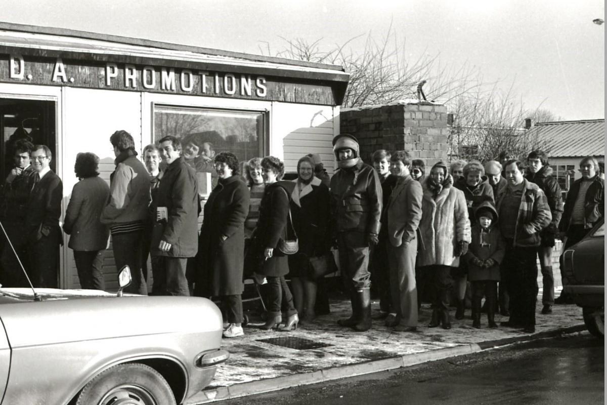 Fans queue for tickets to Highbury for the F.A. Cup 3rd round replay between Arsenal & Hereford United following the 1-1 draw at Edgar Street. 7th January 1985.